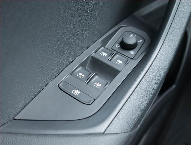 Škoda Karoq (2024) Fresh 1.5 TSI - fotka 18 z 22