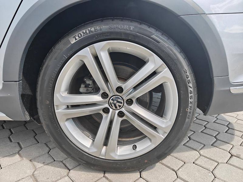 Volkswagen Passat Alltrack 7DSG 4Motion 2,0TDi - fotka 20 z 23