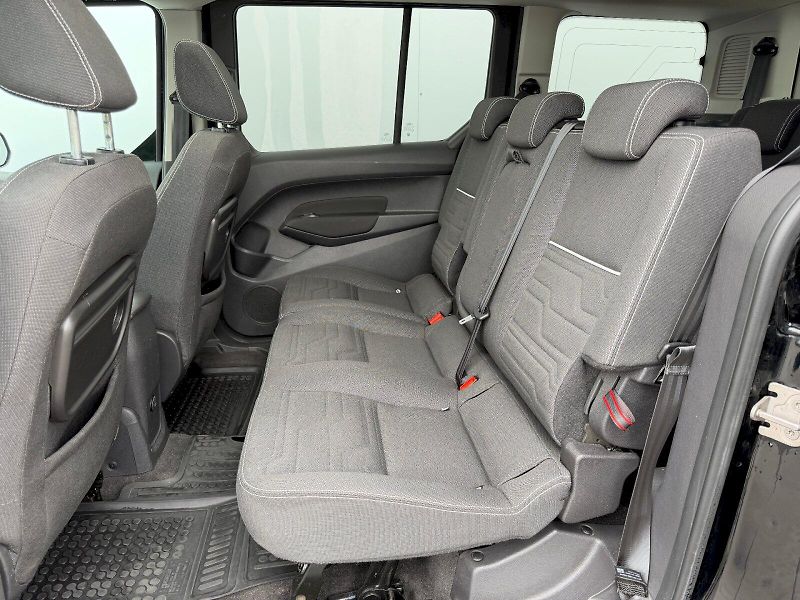 Ford Tourneo Connect (2017) 1.5 TDCi 88kW Titanium 7 míst - fotka 24 z 35