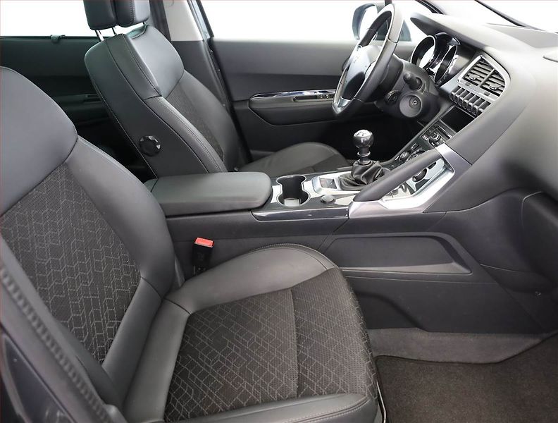 Peugeot 3008 (2015) 1.6 BlueHDi, Serv.kniha, Navi - fotka 7 z 19