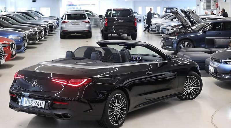 Mercedes-Benz CLE 300 4M AMG premium 360k HuD - fotka 8 z 22