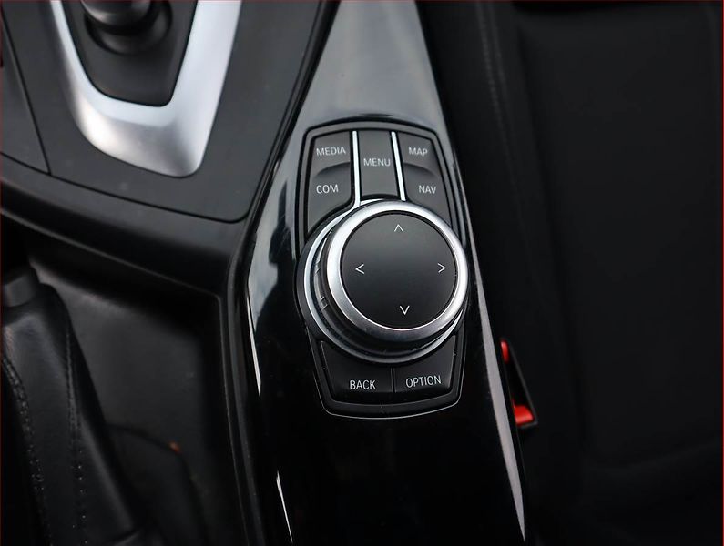 BMW Řada 1 (2019) 116d, Automat, Serv.kniha - fotka 17 z 22