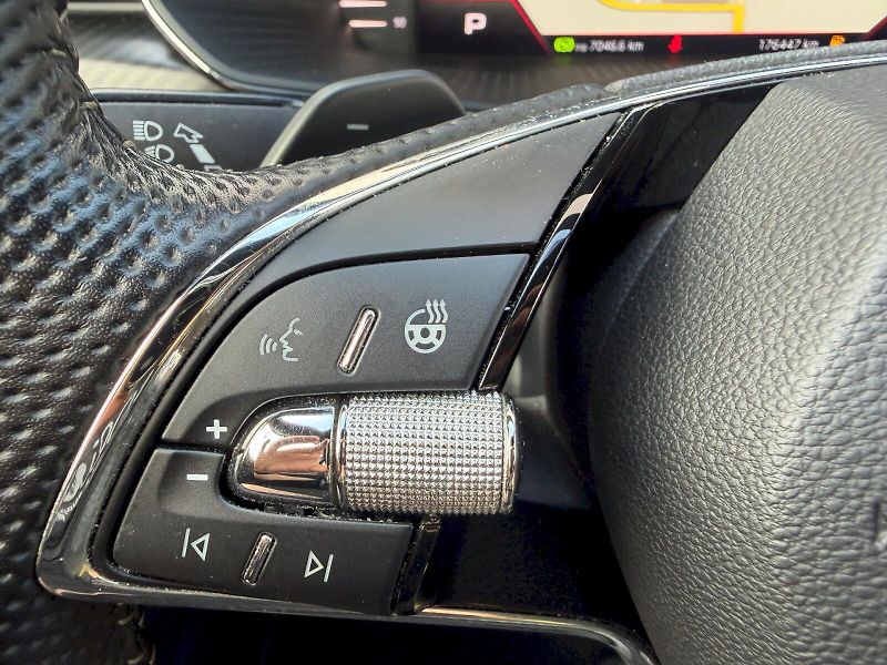 Škoda Superb (2023) 2.0 TDI 147kW DSG 4x4 SportLin - fotka 12 z 35