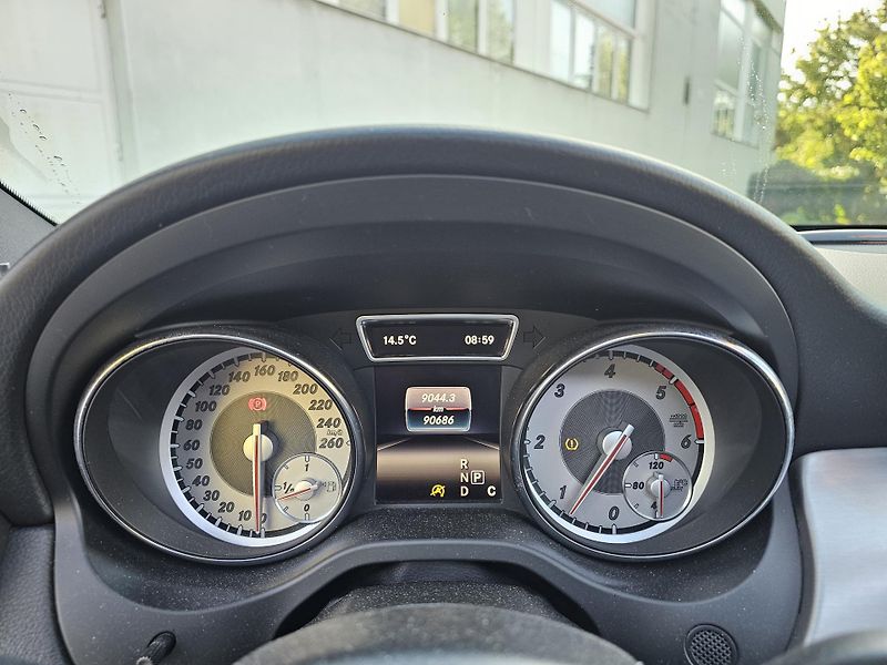 Mercedes-Benz CLA (2016) 200d - AMG - TAŽNÉ - PANORAMA  - fotka 12 z 20