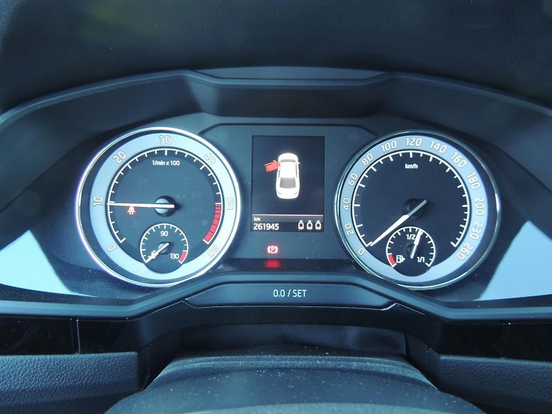 Škoda Superb (2017) 2.0TDi,140kw,L&K,ČR - fotka 25 z 66