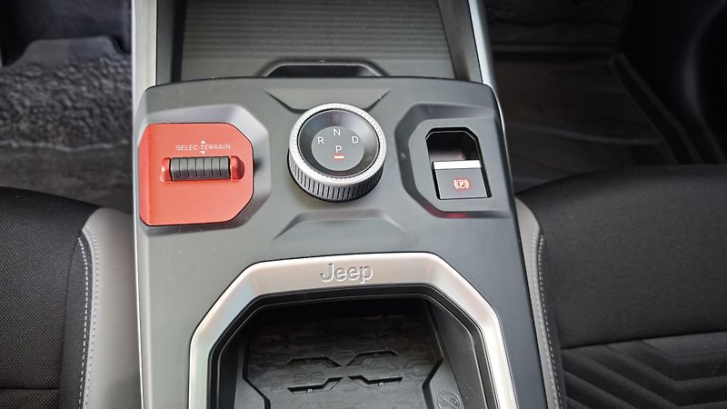 Jeep Compass (2026) First Edition  hybrid 145PS AT - fotka 25 z 38
