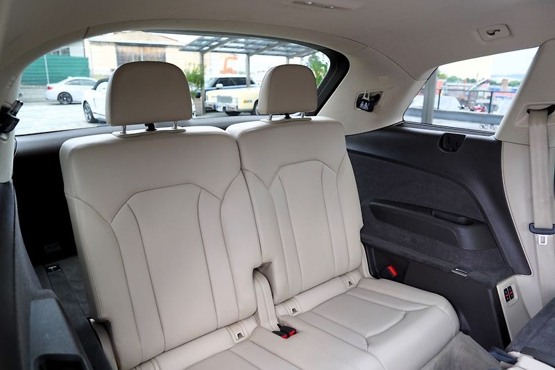 Audi Q7 3.0 TDI 200 kW/Q/7míst - fotka 36 z 50