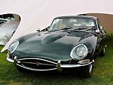 I Jaguar E-Type, podle mnohých nejkrásnější auto vůbec, je k vidění v Bohnicích.