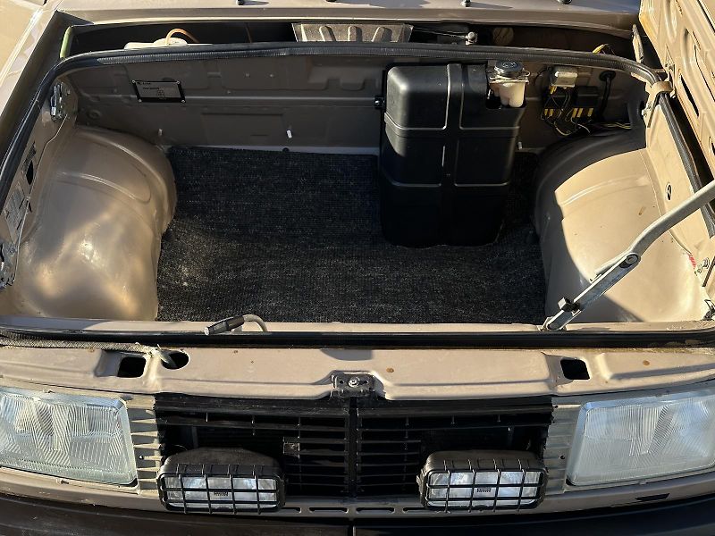 Škoda Rapid 130 5speed 43kW Autorádio STŘE - fotka 27 z 27