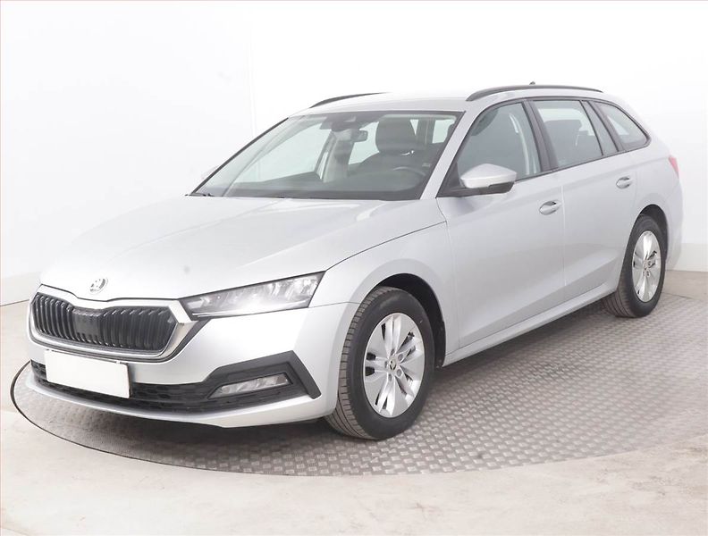 Škoda Octavia (2022) Ambition 2.0 TDI, ČR,1.maj - fotka 2 z 15