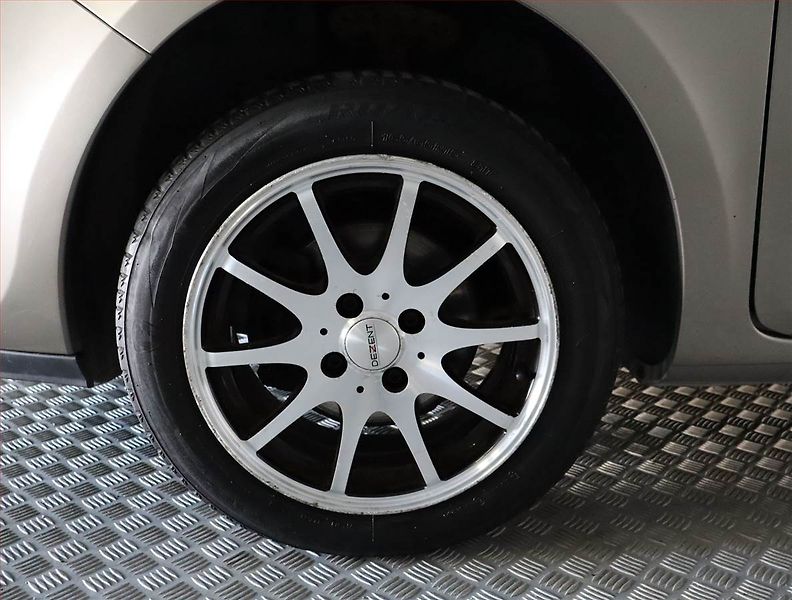 Renault Clio (2009) 1.2 16V , ČR,1.maj, nová STK - fotka 15 z 19
