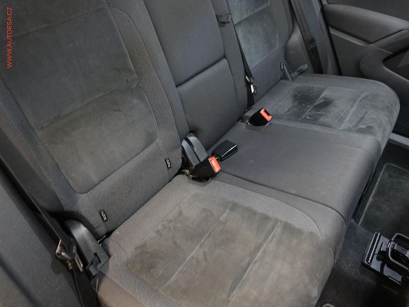 Volkswagen Tiguan (2012) 1.4TSi, Spoert, bixen, panor - fotka 12 z 22