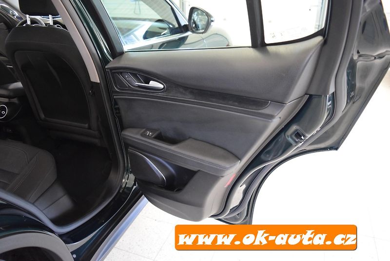 Alfa Romeo Stelvio 2.2 JTD Q4 FACELIFT 2021 - fotka 23 z 56
