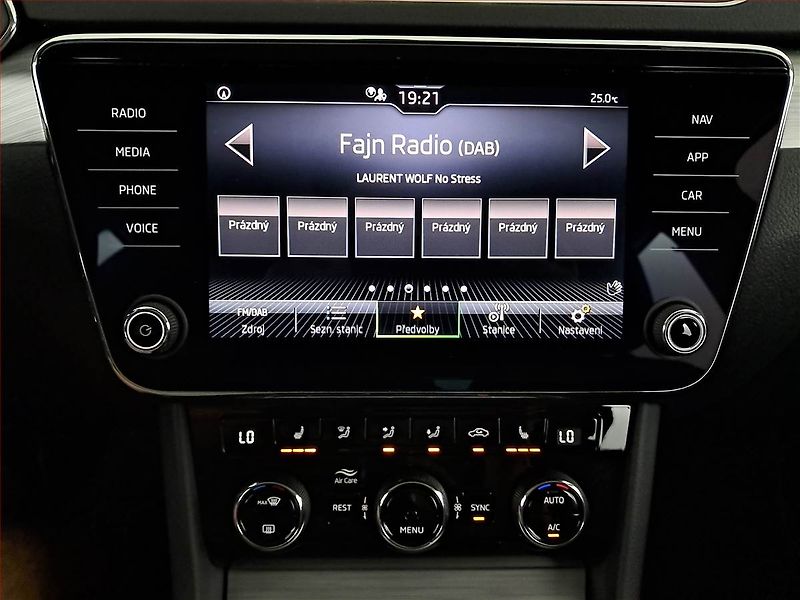 Škoda Superb (2022) Ambition 2.0 TDI - fotka 12 z 19