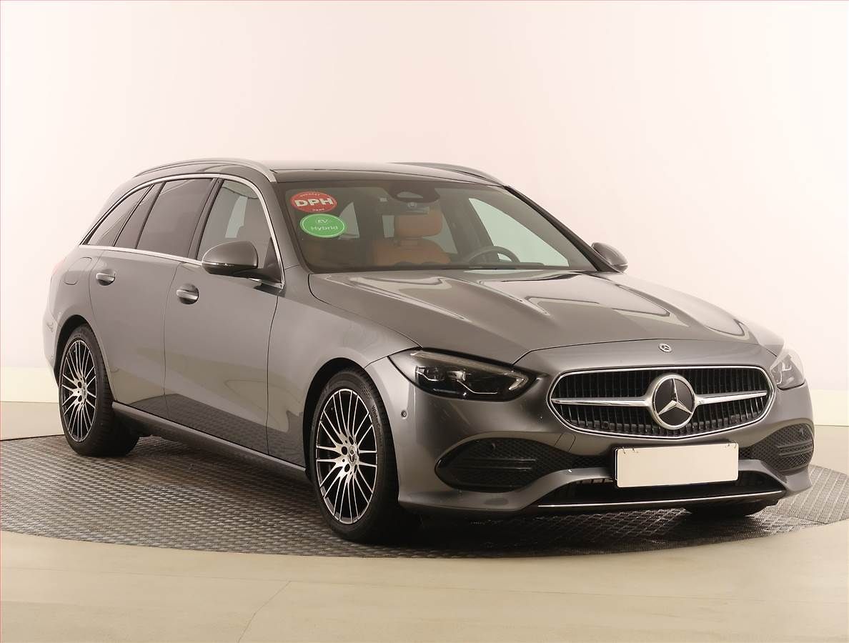 Mercedes-Benz Třídy C C 180, virtualní kokpit