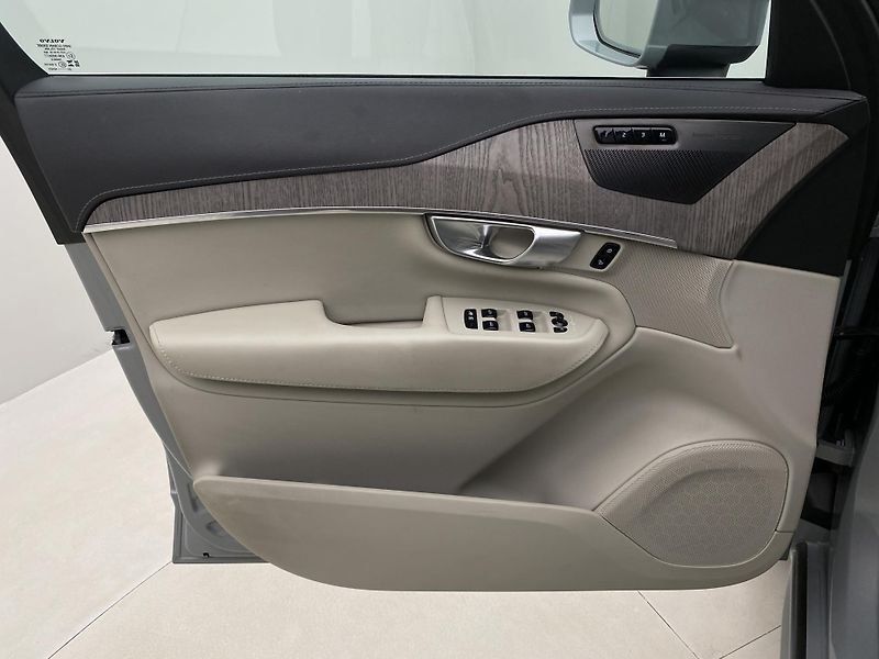 Volvo XC90 B5 AWD BRIGHT PLUS AUT CZ 7m - fotka 7 z 61