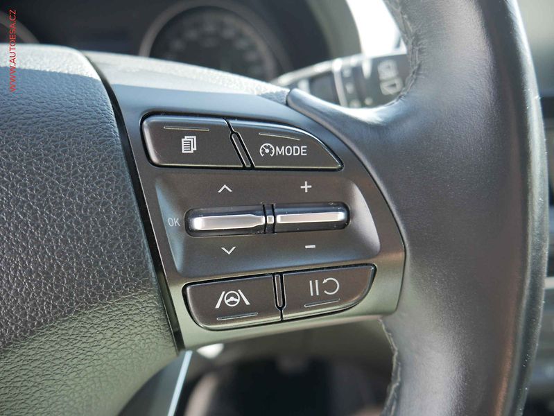 Hyundai i30 (2020) 1.5 DPi, 2.maj,ČR, AC, park - fotka 14 z 21