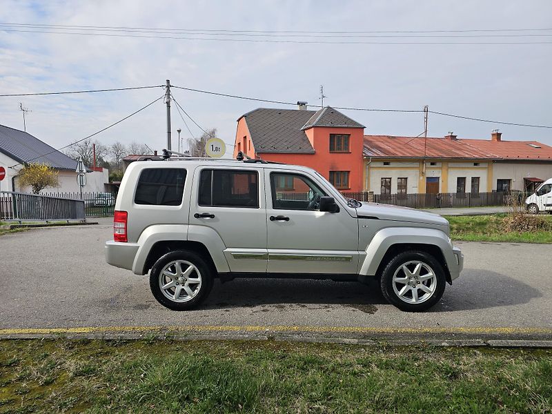 Jeep Cherokee (2011) LIMITED 2.8CRD , TAŽNÉ 2.8T - fotka 6 z 18