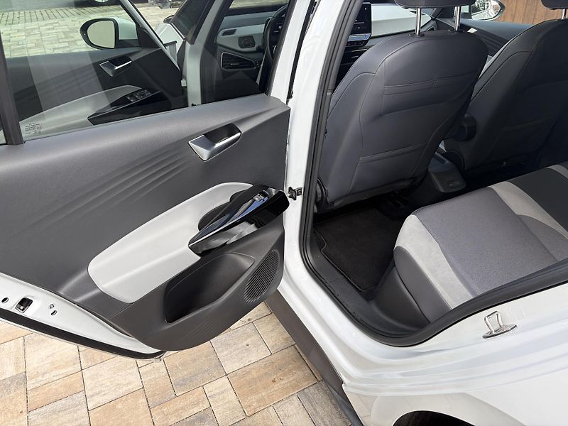 Volkswagen ID.3 (2021) PRO 62kwh, 150kw SOH 91.2% - fotka 8 z 11
