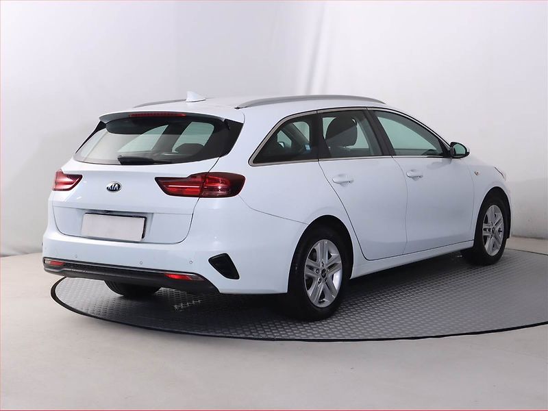 Kia Ceed (2019) Gold 1.4 T-GDI, Automat - fotka 5 z 18