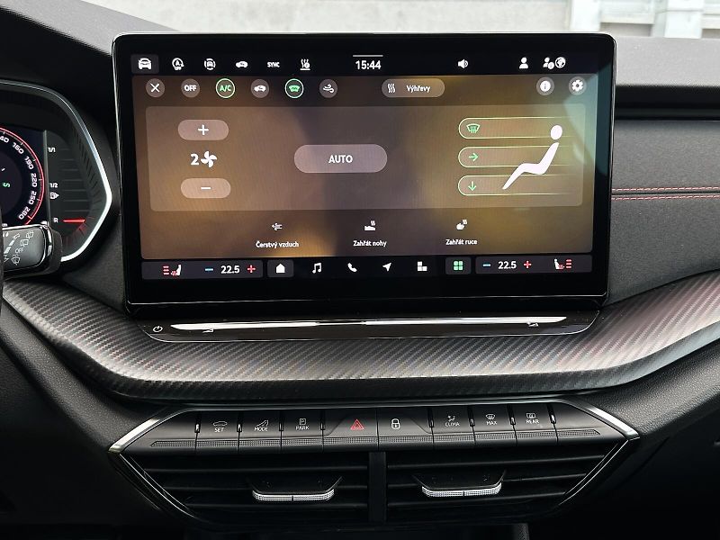 Škoda Octavia RS 2.0TSi DSG 265PS NAVI V.Ped - fotka 27 z 51