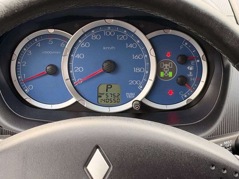 Mitsubishi L200 (2008) 2.5DI-D 100kW 4x4 HARDTOP/AUT - fotka 17 z 29