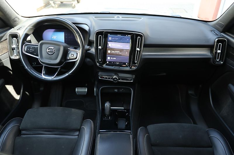 Volvo XC40 (2021) Recharge Pro, Twin motor (AWD) - fotka 11 z 25