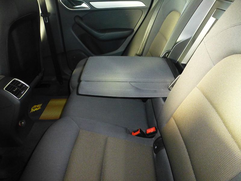 Audi Q3 (2012) 2,0TSI-125KW*NAVI**PARK.S**4X4 - fotka 14 z 23