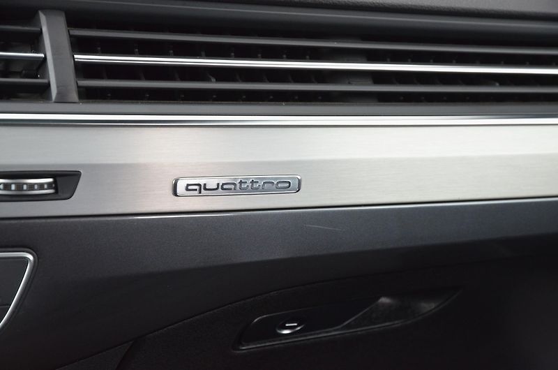 Audi Q7 (2015) 3.0 TDi Quattro S-LINE / ČR - fotka 36 z 47