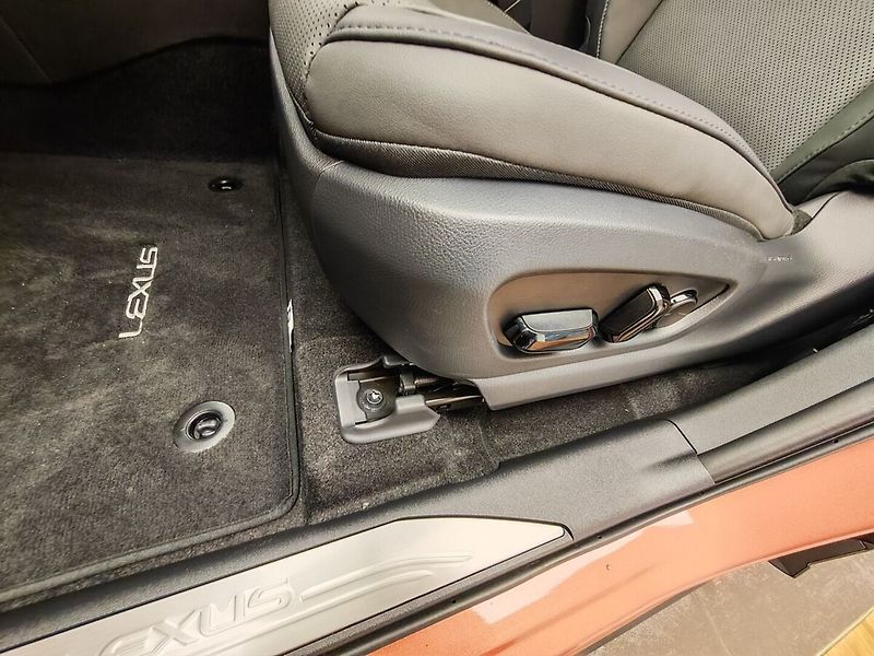 Lexus Ostatní 500e Prestige - fotka 40 z 45