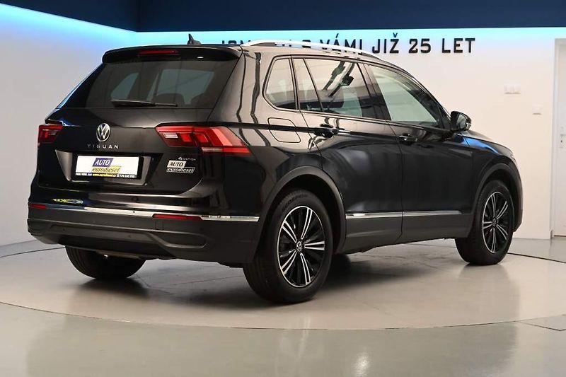 Volkswagen Tiguan (2022) 2.0 4Motion LED DSG Life ACC T - fotka 5 z 38