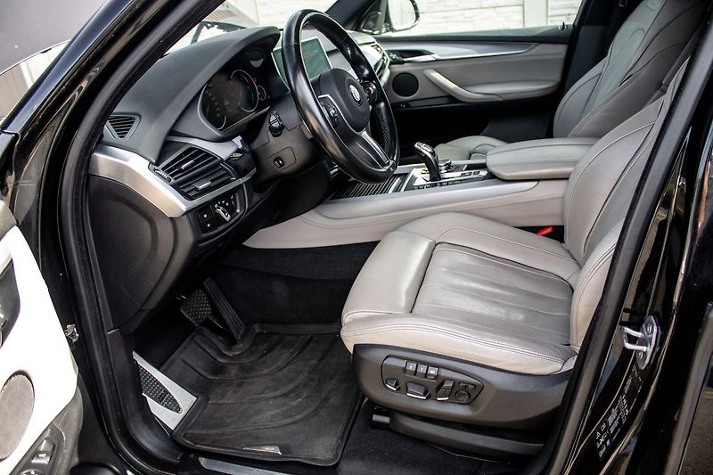 BMW X5 - fotka 20 z 51