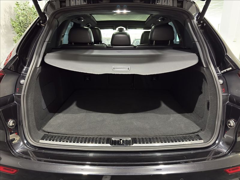 Porsche Cayenne 3,0   D VZDUCH PANO BOSE 360 - fotka 35 z 44