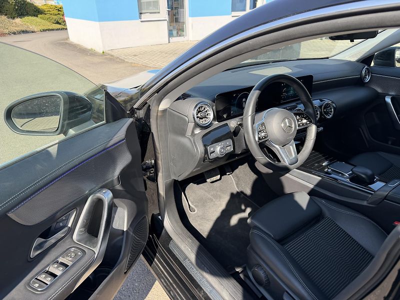 Mercedes-Benz CLA Kombi 180d 85kW  - fotka 9 z 17