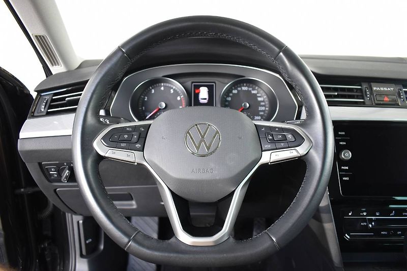 Volkswagen Passat Variant (2023) 1.5TSI 110kW DSG,Závěs - fotka 19 z 22