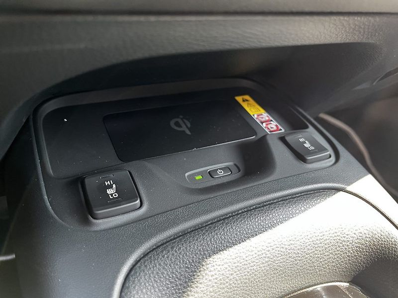 Toyota Corolla SD 1.8 Hybrid ODBĚR ihned - fotka 21 z 33