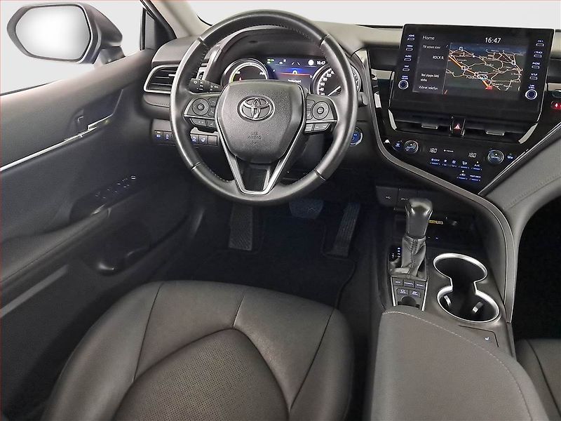 Toyota Camry (2023) Executive 2.5 Hybrid - fotka 7 z 19
