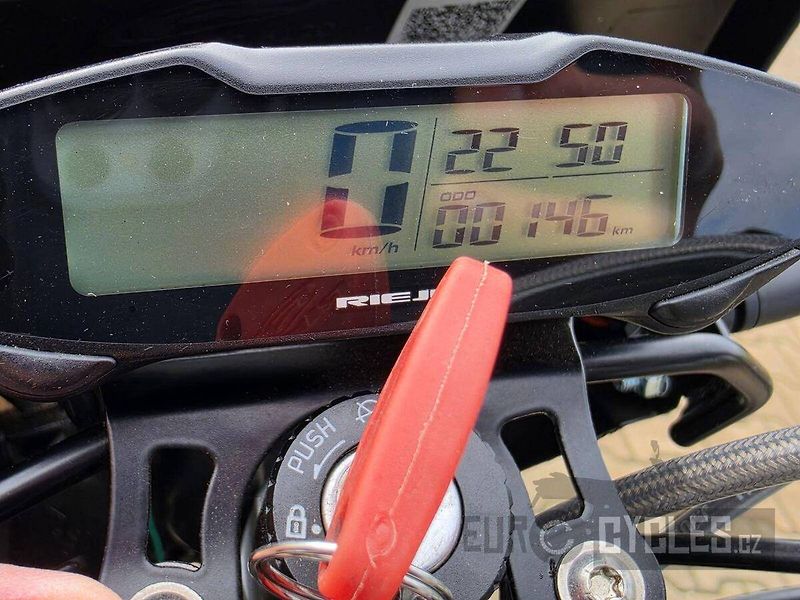 Rieju Marathon 125 Pro (2024) - fotka 13 z 13