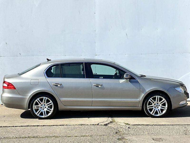 Škoda Superb 2.0 TDI 4x4 DSG / 103 kW Exclu - fotka 3 z 25