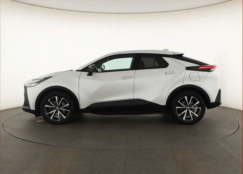 Toyota C-HR (2025) 2.0 Plug-in - fotka 3 z 24