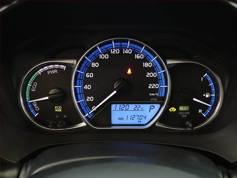 Toyota Yaris (2015) 1.5 Hybrid, Automat, Navi - fotka 9 z 17