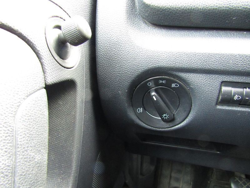 Škoda Roomster (2011) 1.6 TDI 66kW - fotka 29 z 36