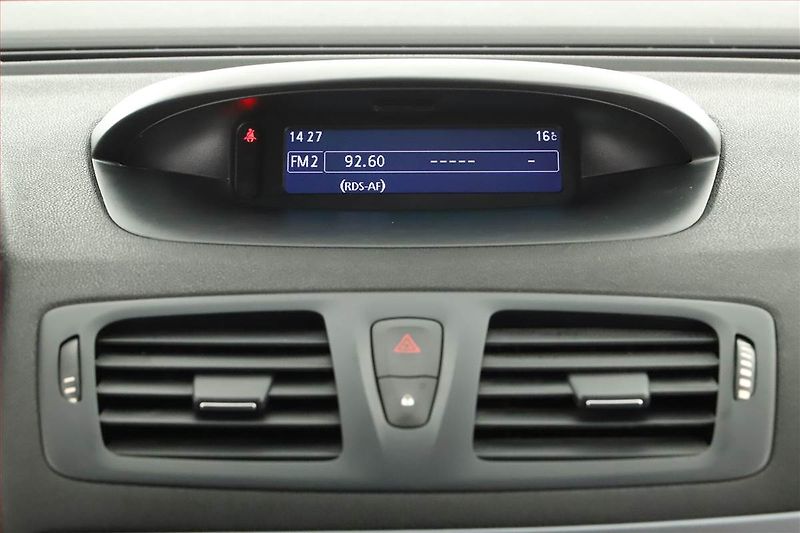 Renault Mégane (2014) Limited 1.2 TCe, ČR,1.maj - fotka 12 z 14