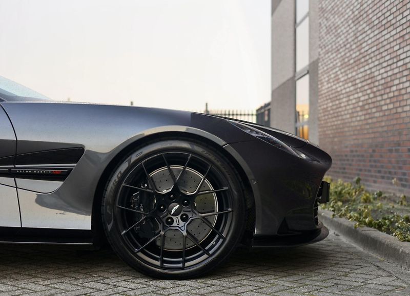 Aston Martin Vanquish (2024) 5.2 V12 New model - fotka 59 z 60