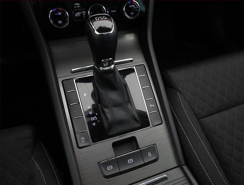 Škoda Superb (2019) 2.0 TDI, Automat, Tempomat - fotka 11 z 19