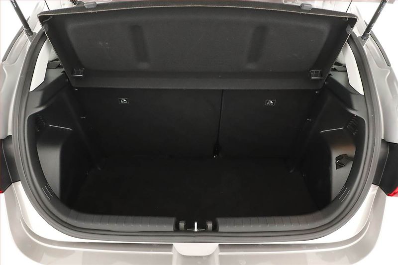 Hyundai i20 (2023) Comfort 1.2 MPI, ČR,1.maj - fotka 10 z 13