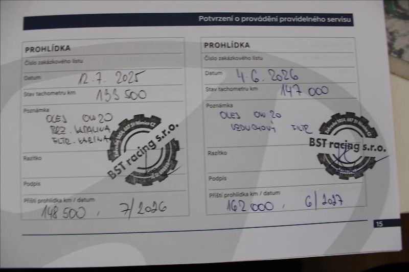 Hyundai i30 1,5 i  SMART, VÝHŘEVY, ČR - fotka 31 z 34