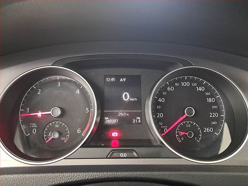 Volkswagen Golf (2014) Comfortline 1.6 TDI, Navi - fotka 11 z 14