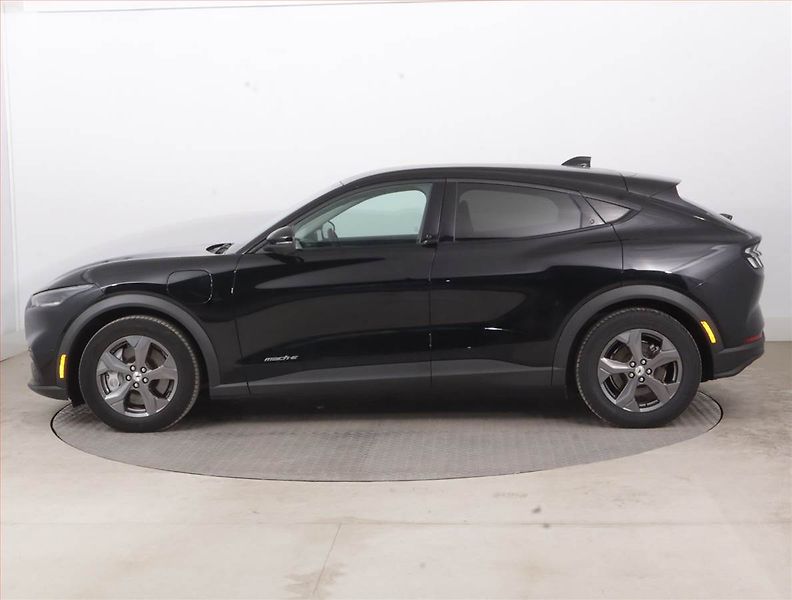 Ford Mustang Mach-E (2021) Standard Range RWD, SoH 94% - fotka 3 z 19