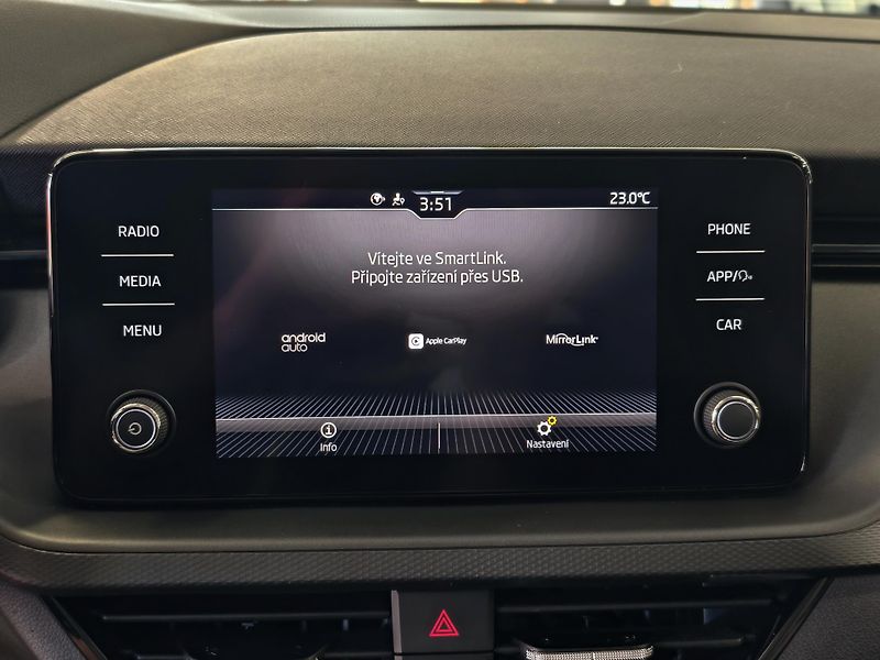 Škoda Kamiq 1.5 TSi 110kW KAMERA, PANORAMA - fotka 18 z 22